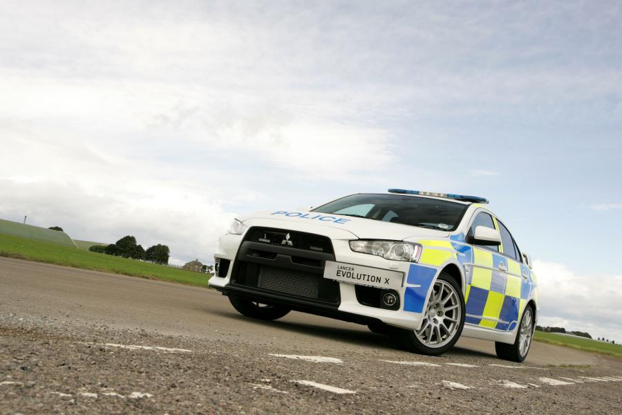  Mitsubishi Lancer Evolution X UK Police Car 2009 года  (фото 16 из 19)